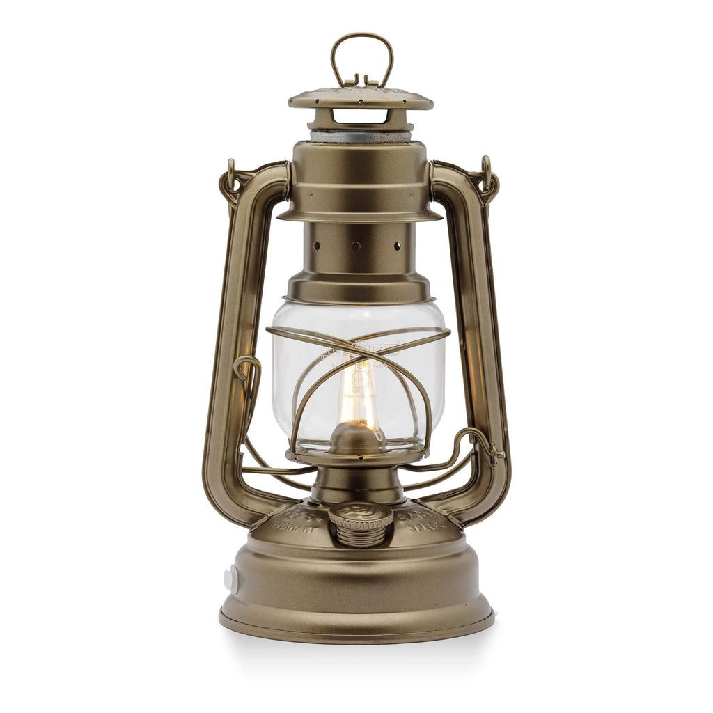 Feuerhand LED Laterne Baby Special 276 in Bronze, modernes Design trifft auf traditionelle Handwerkskunst.