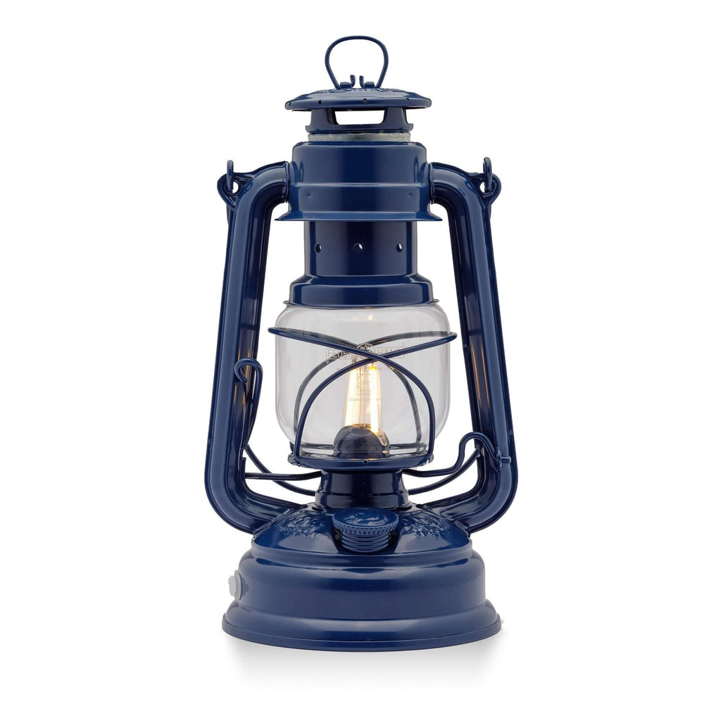 Feuerhand LED Laterne Baby Special 276 in Cobalt Blue, traditionelles Design mit moderner LED-Technologie.