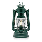 Feuerhand LED Laterne Baby Special 276 in Moss Green, traditionelles Design mit moderner LED-Technologie für stimmungsvolles Licht.