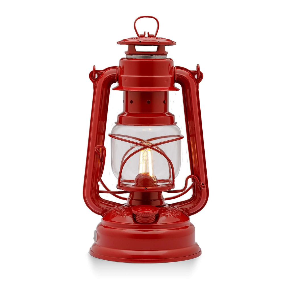 Feuerhand LED Laterne Baby Special 276 in Ruby Red, traditionelles Design mit moderner LED-Technologie für stimmungsvolles Licht.