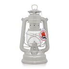 Feuerhand Baby Special 276 Sturmlaterne in Soft Beige mit Glasbehälter und Anhänger für Outdoor-Beleuchtung.
