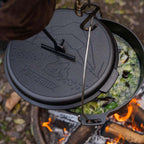 Feuertopf - Essential Line auf dem Feuer, ideal für aromatische Eintöpfe und schmackhafte Gerichte.