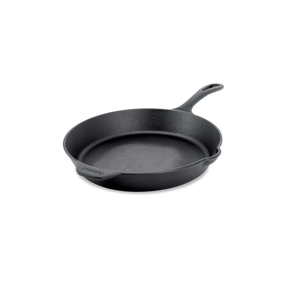 Feuerpfanne - Essential Line, 30 cm gusseiserne Pfanne mit seitlichem Ausguss und Stielgriff, ideal für Herd und Grill.