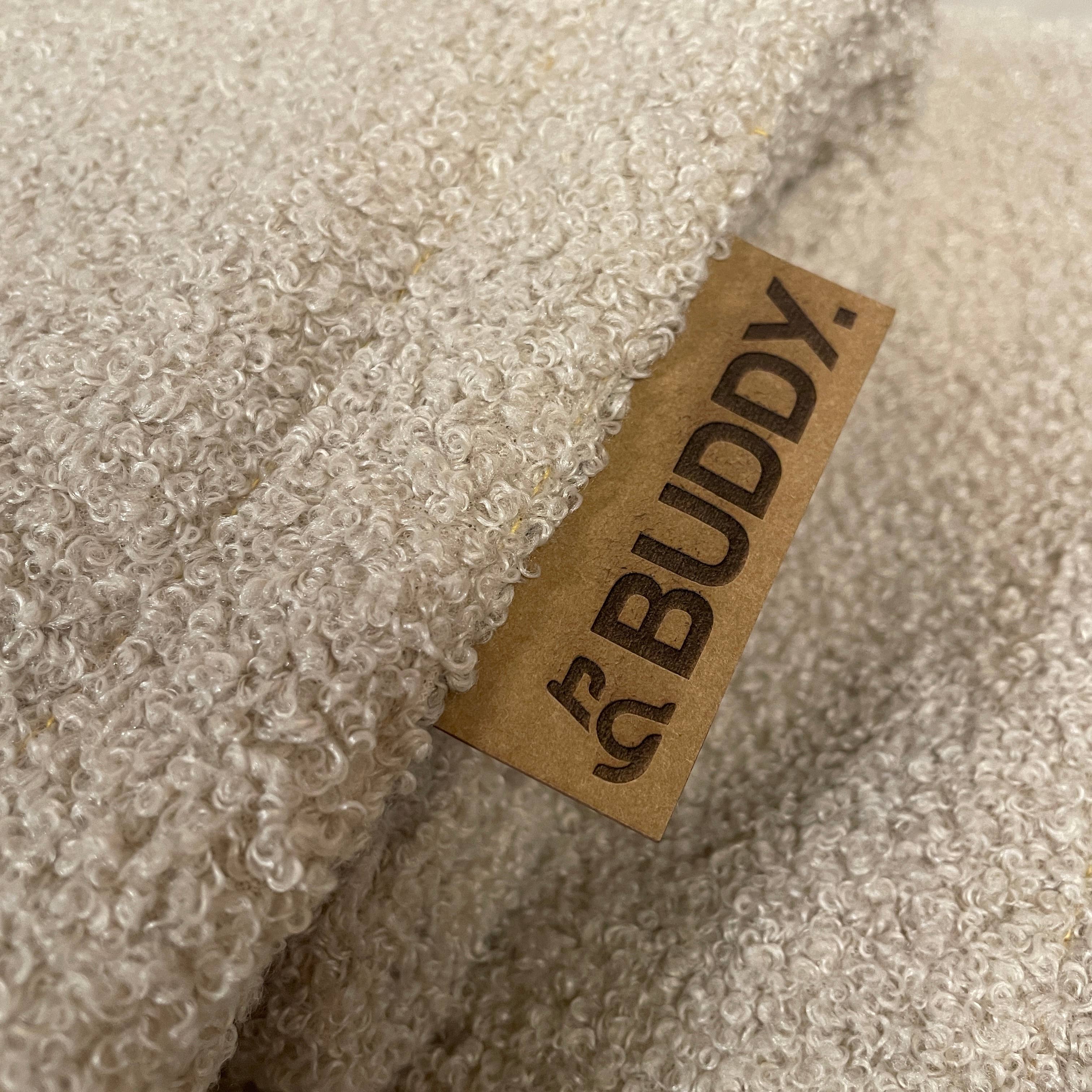 Detail des BUDDY. Labels an der Hundedecke Teddy LeFluff