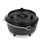 Feuertopf (Dutch Oven) von Petromax aus Gusseisen mit Deckel und Füßen, ideal für das Kochen am offenen Feuer.